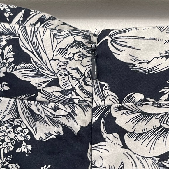 Ann Taylor Floral Pencil Skirt - Picture 4 of 6